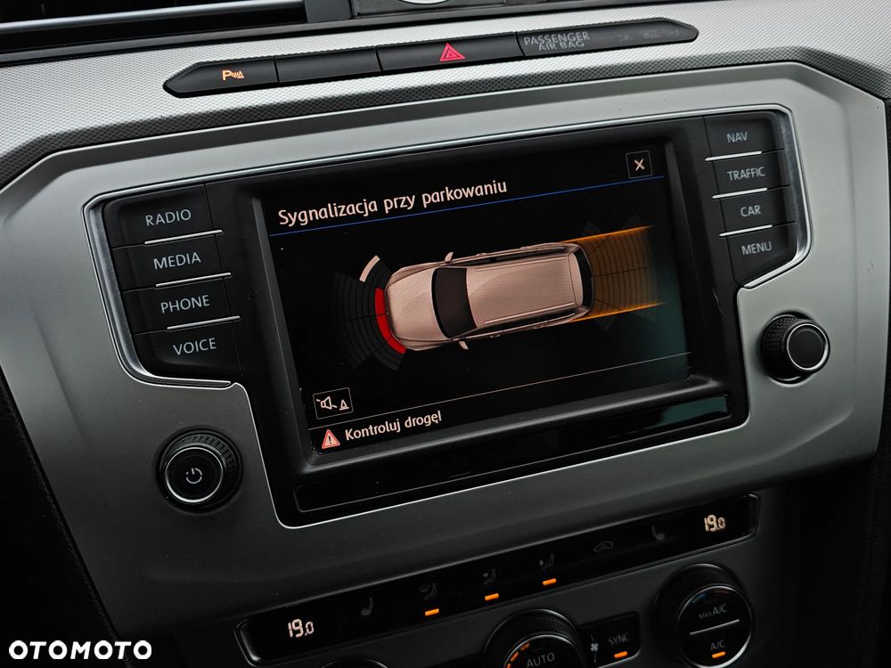 Volkswagen Passat Variant 2.0 TDI DSG (BlueMotion Technology) Comfortline - 35