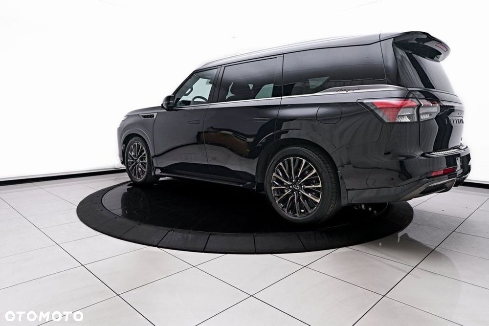 Infiniti QX80 - 6