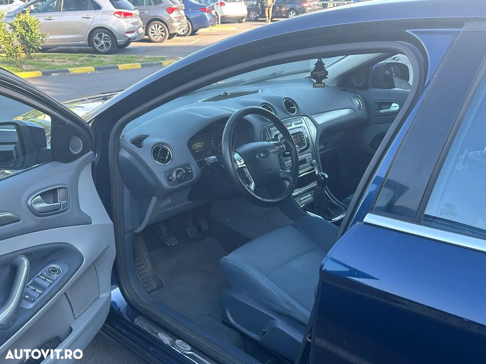 Ford Mondeo 2.0 PFi Titanium - 6