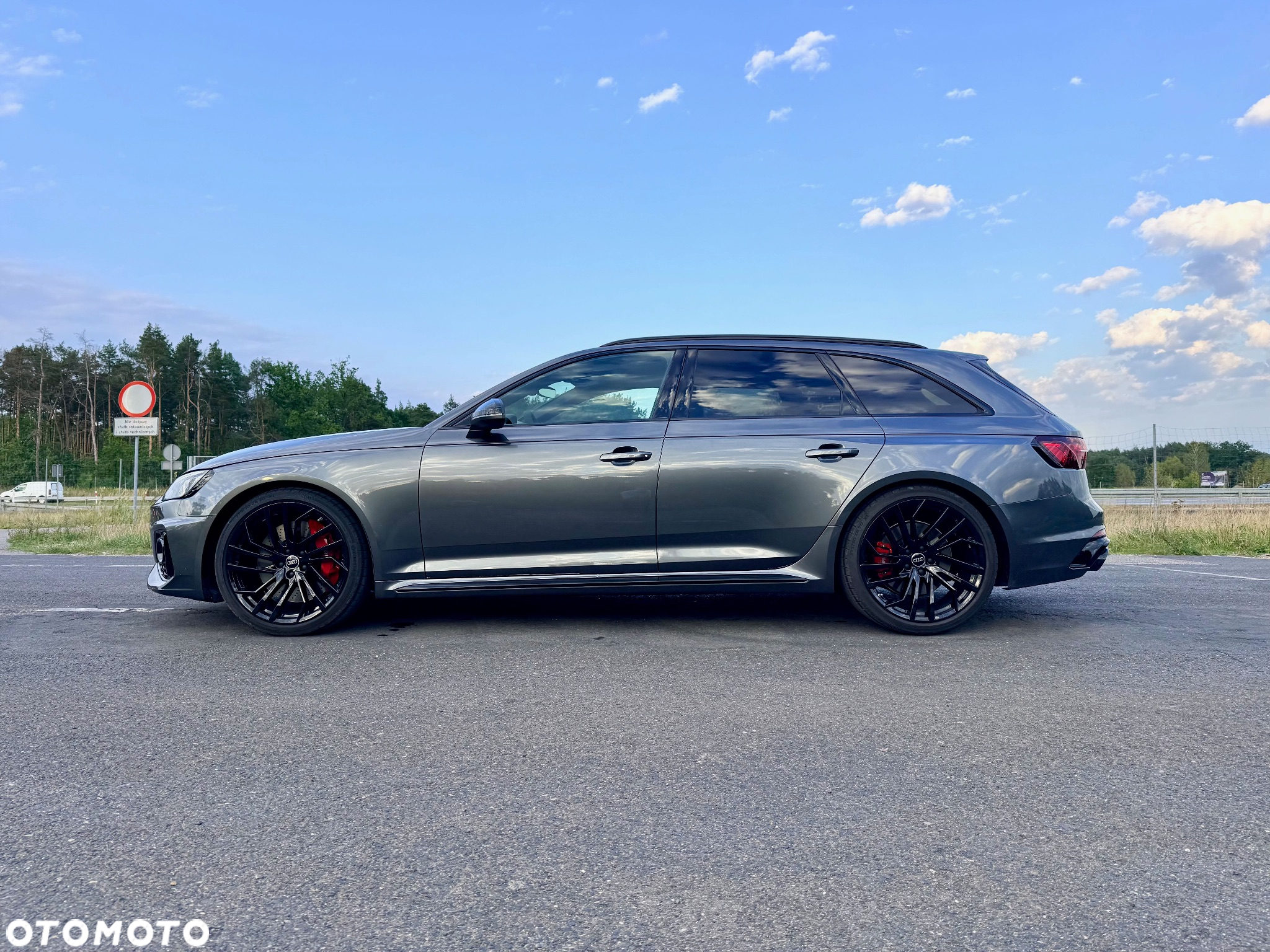 Audi RS4 Limousine - 8