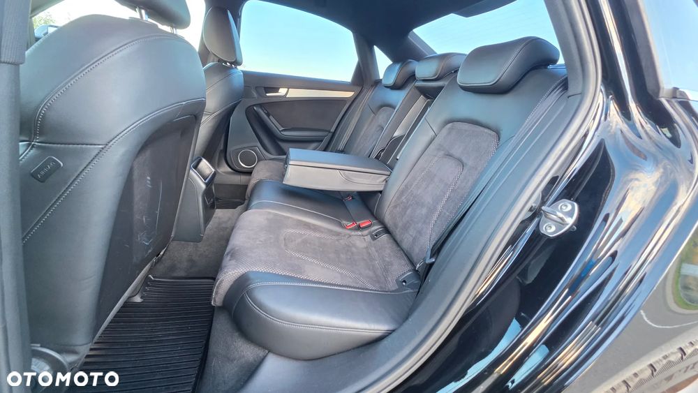 Audi A4 Limousine - 9