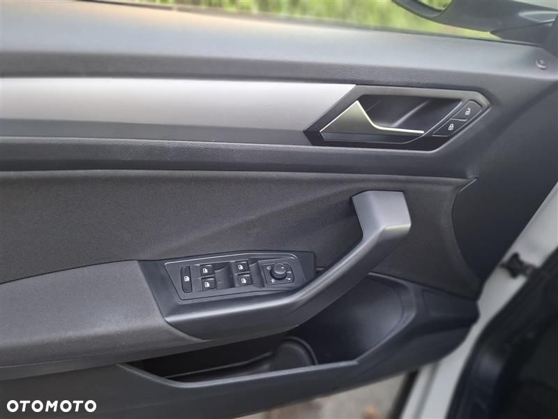 Volkswagen T-Roc 1.5 TSI Life - 18