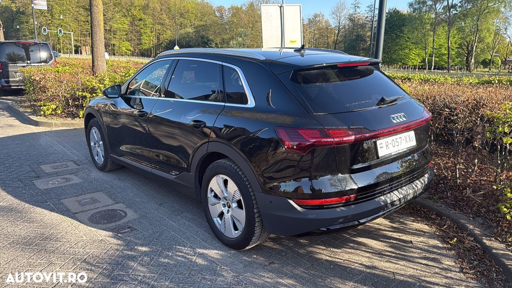 Audi e-tron quattro S - 4
