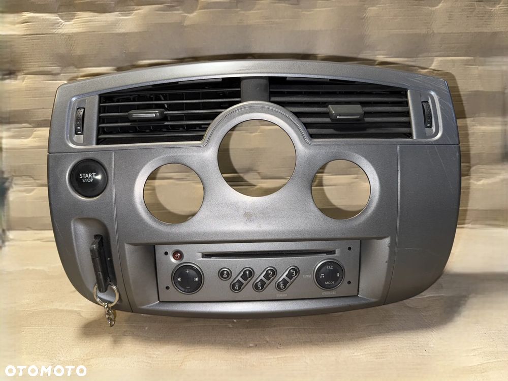 Konsola środkowa czytnik kart radio Renault Scenic II 8200140713  8200125077 OE - 1