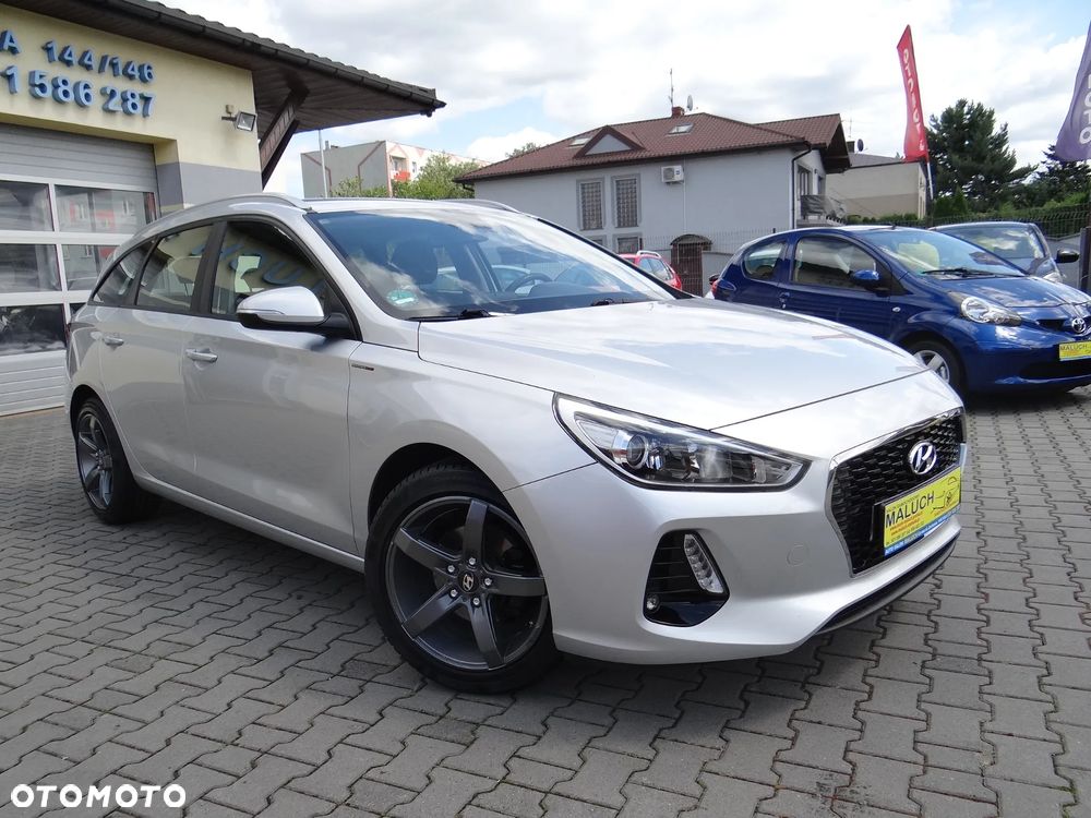 Hyundai i30 Kombi 1.4 Passion Plus - 3