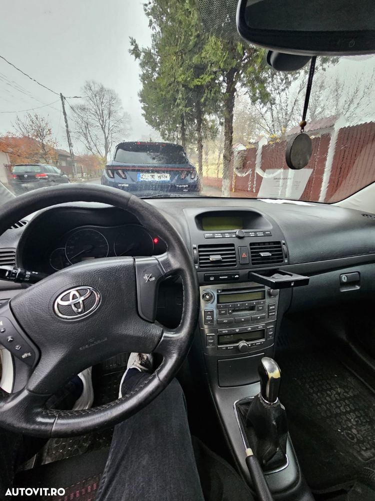 Toyota Avensis - 5