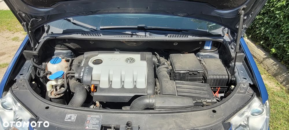 Volkswagen Touran 2.0 TDI DPF DSG Comfortline - 2