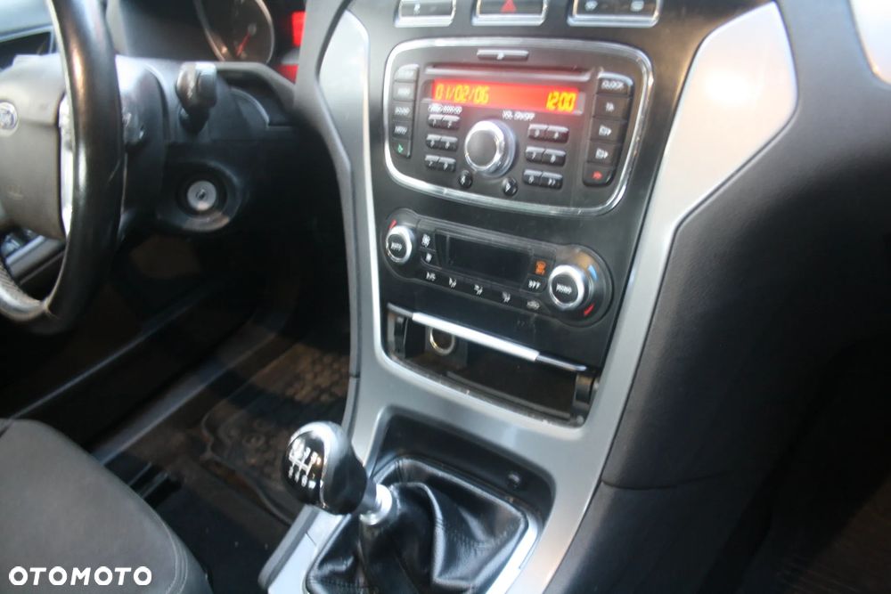 Ford Mondeo 1.6 T Gold X Plus - 19