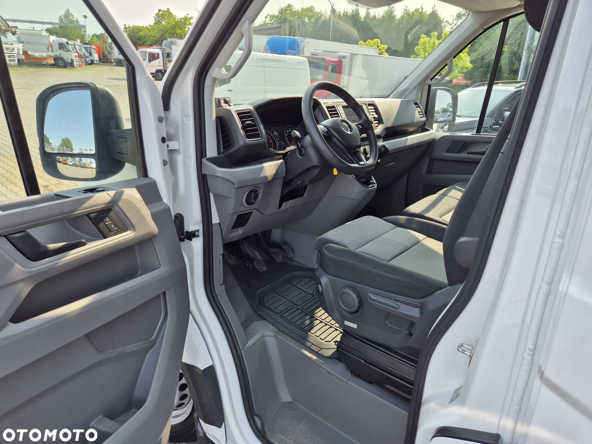 Volkswagen CRAFTER 2.0 TDi 177 / UNIKATOWY! / WYSOKI KONTENER / E6 / BEZWYPADKOWY / WINDA 750KG / WEBASTO - 23