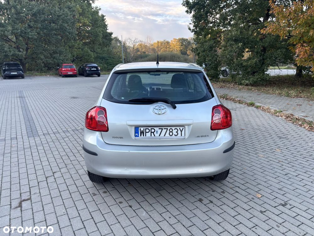 Toyota Auris - 4