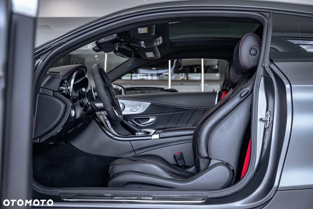 Mercedes-Benz Klasa C AMG 43 4Matic 9G-TRONIC - 32