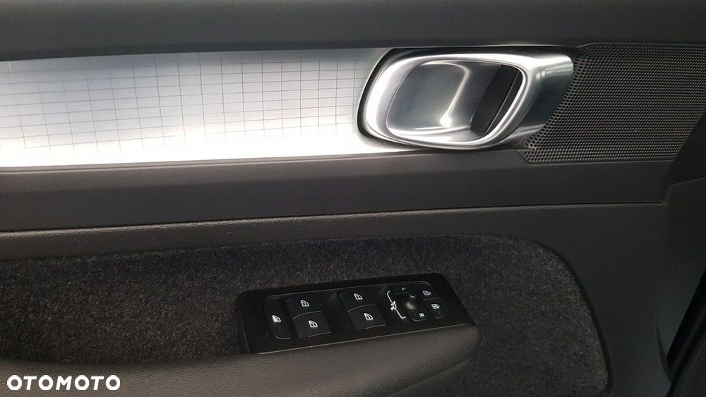 Volvo XC 40 - 19