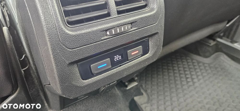 Volkswagen Touran 2.0 TDI SCR DSG Comfortline - 10