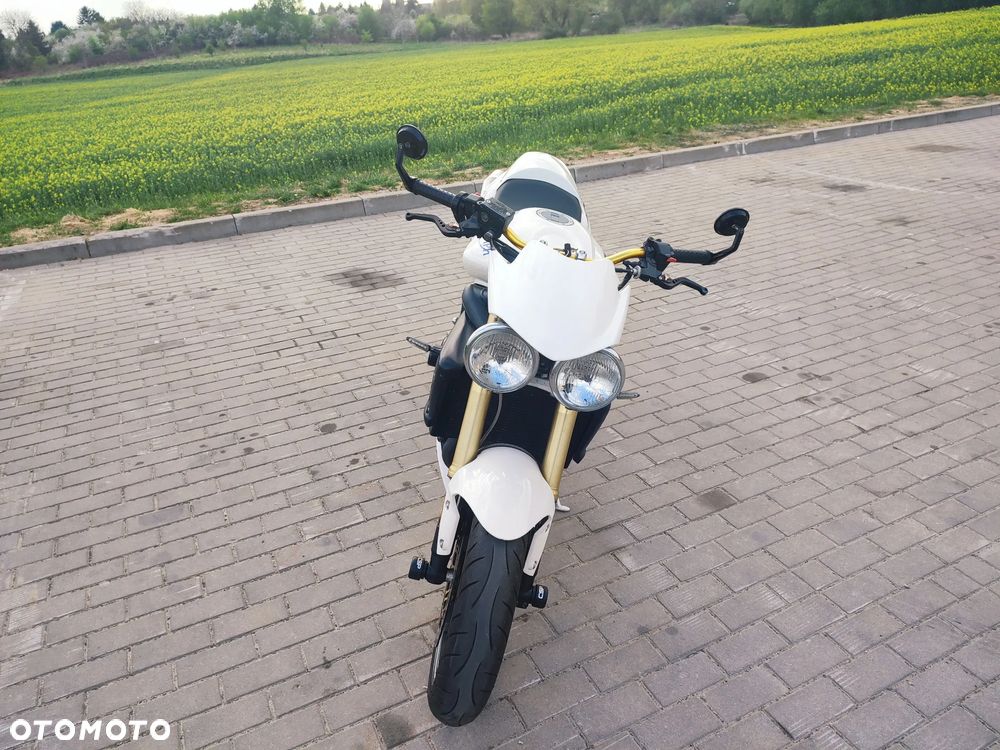 Triumph Street Triple - 4