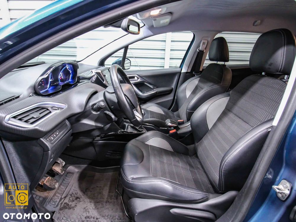 Peugeot 2008 1.2 Pure Tech Allure S&S - 12