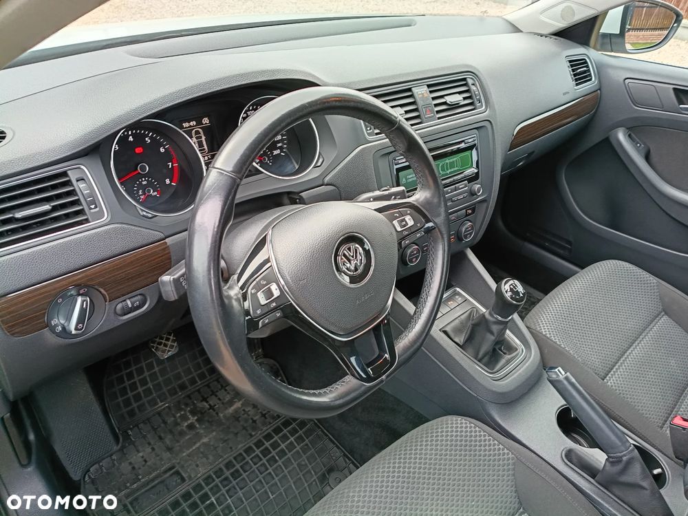 Volkswagen Jetta - 7