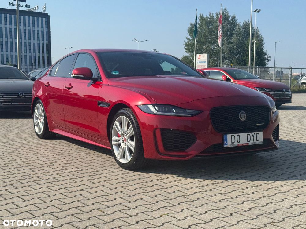 Jaguar XE 2.0 P300 AWD R-Dynamic SE - 8