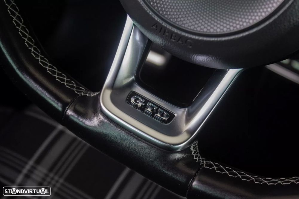 VW Golf 2.0 TDi GTD DSG - 19