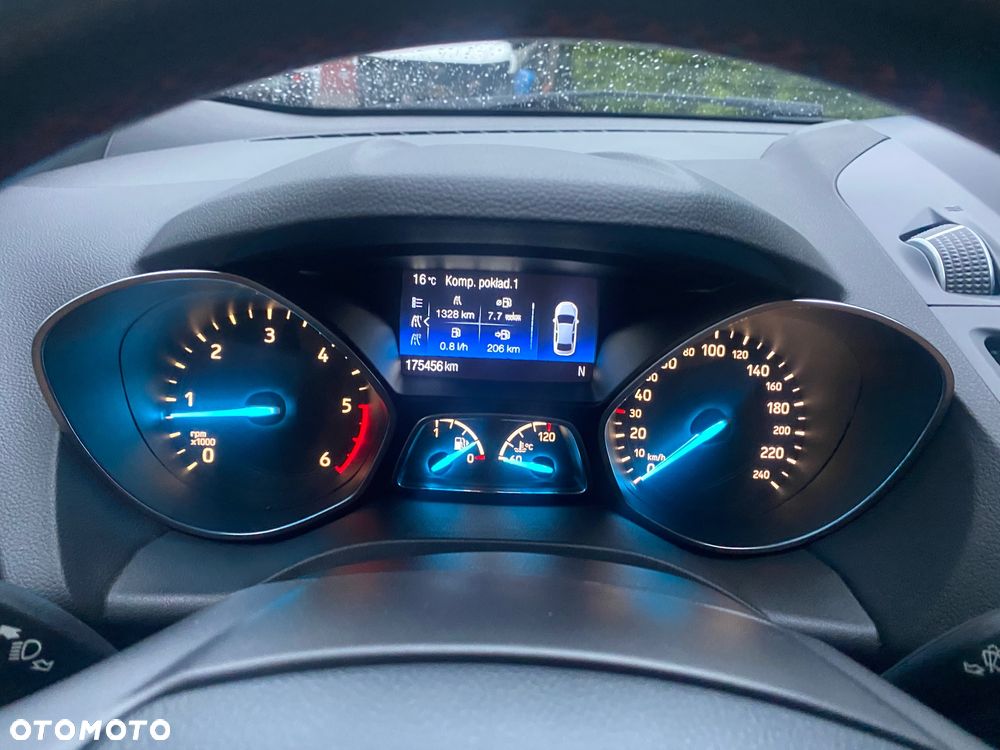 Ford Kuga 2.0 TDCi 2x4 ST-Line - 17