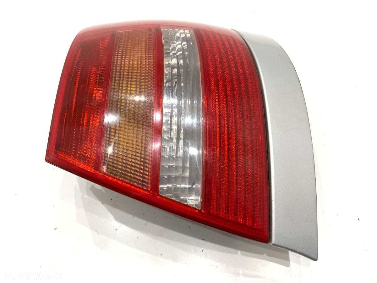 LAMPA PRAWY TYŁ - 130.00 PLN - AUDI A4 B5 (8D2) 1994 - 2001 1.6 74 kW [100 KM] benzyna 1994 - 2000 - 2
