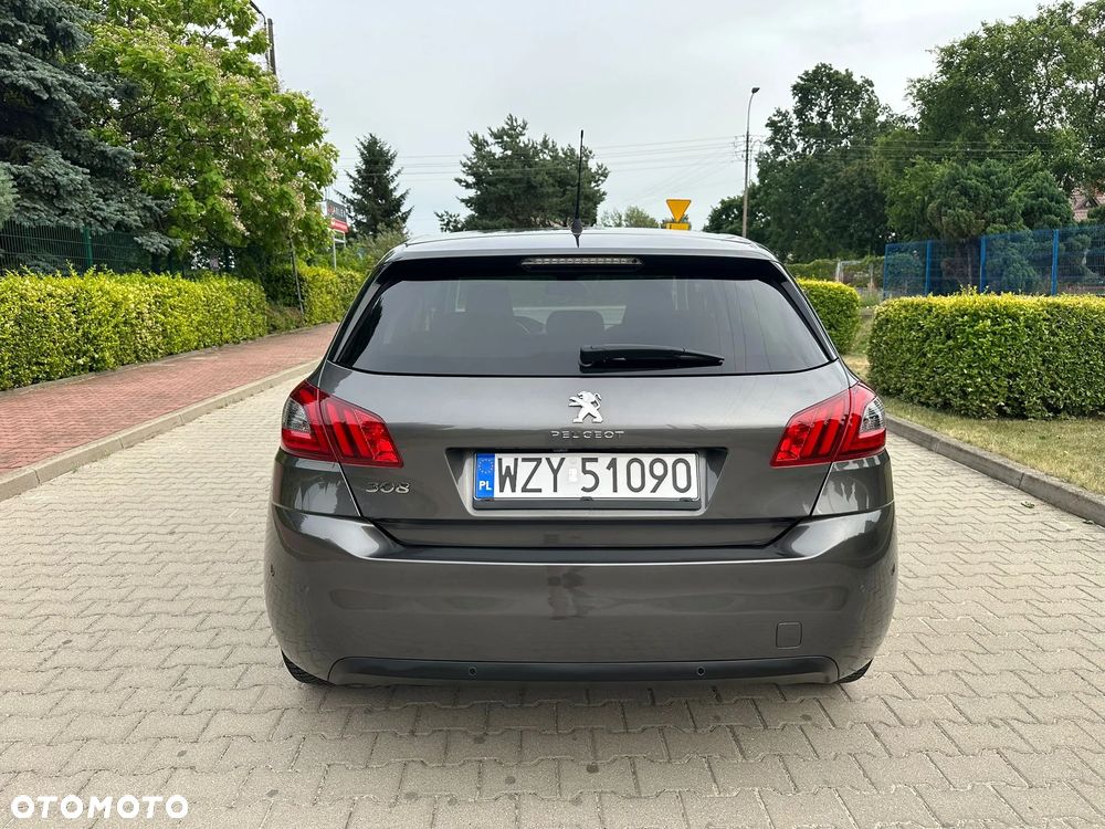 Peugeot 308 - 8