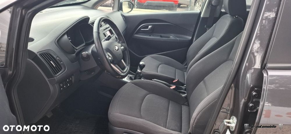 Kia Rio - 7