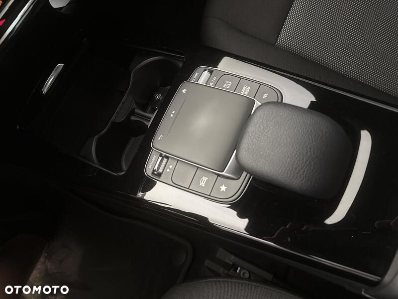 Mercedes-Benz CLA 200 7G-DCT - 16