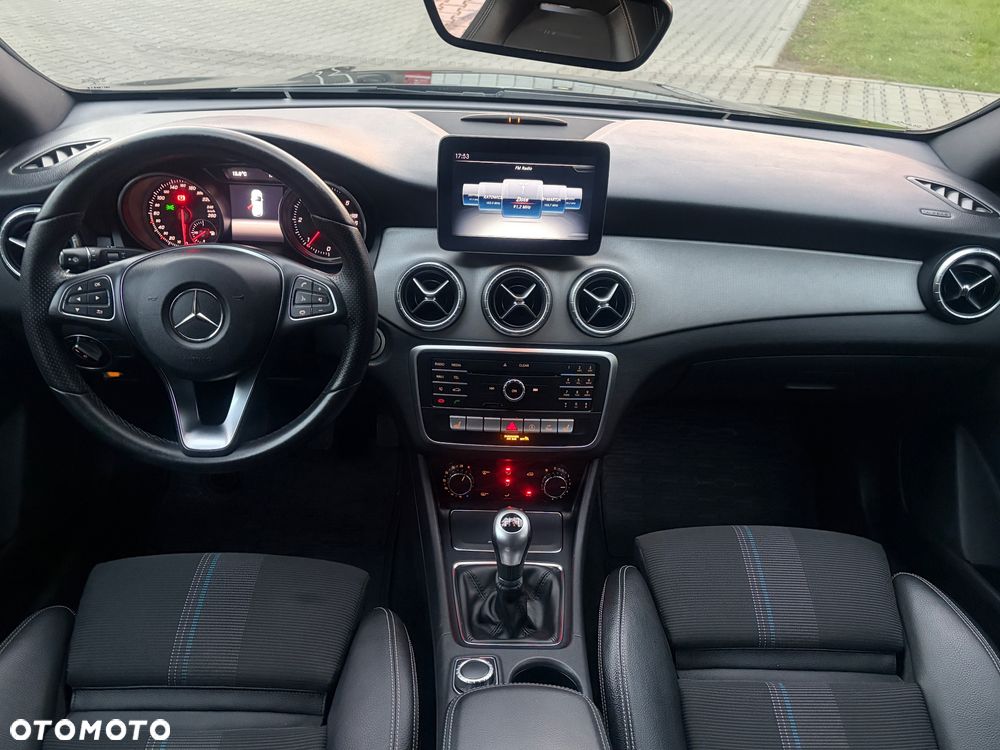 Mercedes-Benz CLA 200 d Urban - 15