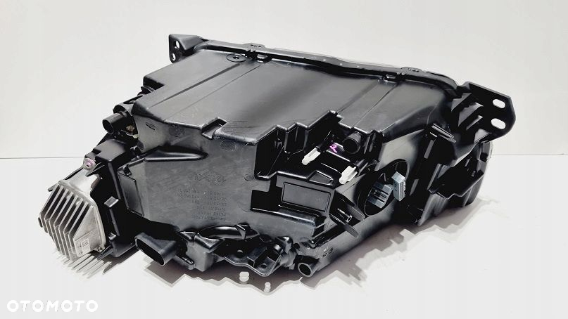 REFLEKTOR PRAWY LEWY MID LED VOLVO XC40 EUROPA - 5
