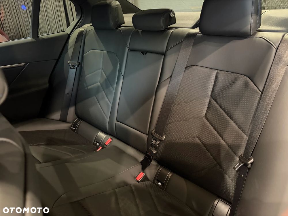 BMW Seria 5 520i mHEV M Sport - 23