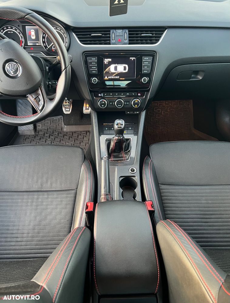 Skoda Octavia 2.0 TDI RS - 33