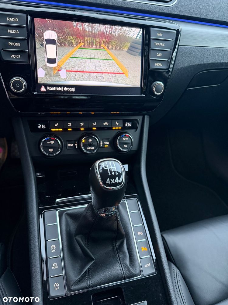 Skoda Superb 1.4 TSI ACT 4x4 SportLine - 27