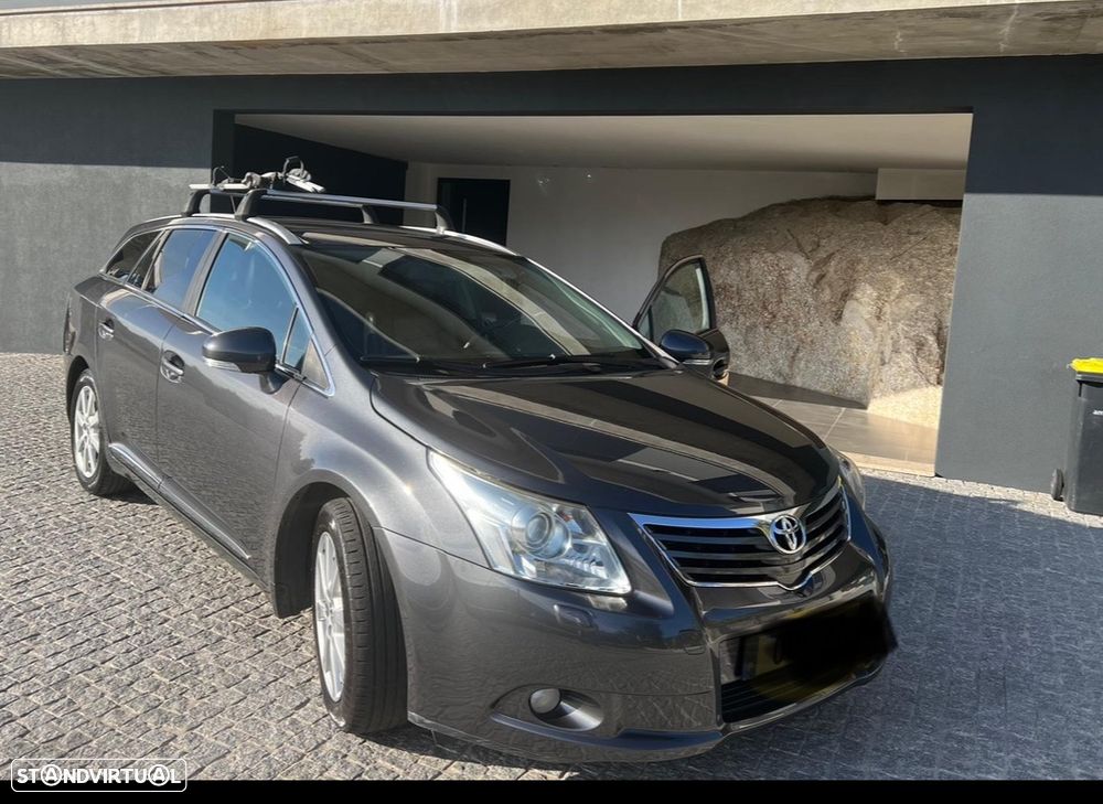 Toyota Avensis SW 2.0 D-4D Exclusive +Pele+GPS - 1