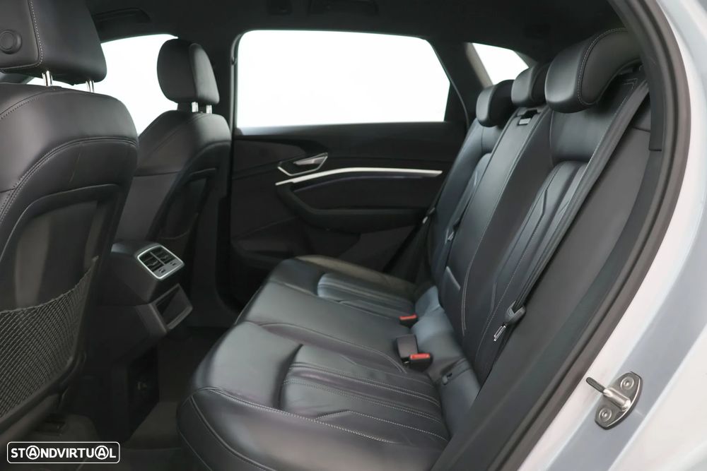 Audi e-tron 55 quattro S line - 38