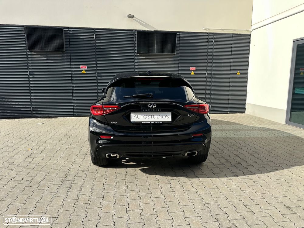 Infiniti Q30 - 10