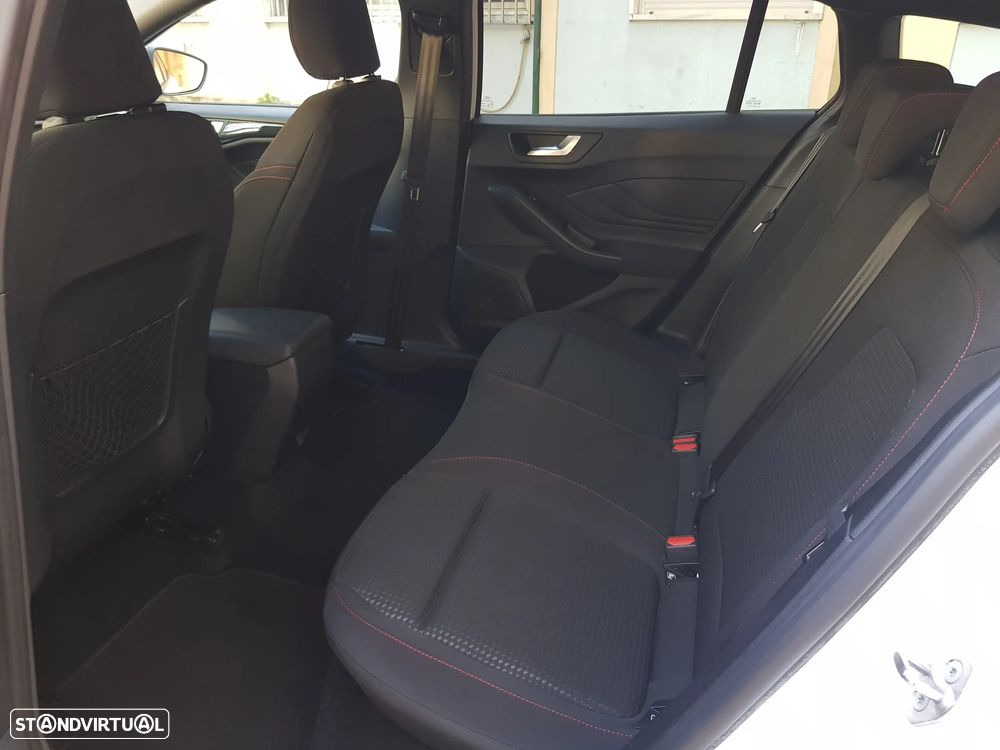 Ford Focus SW 1.5 TDCi EcoBlue ST-Line X - 34