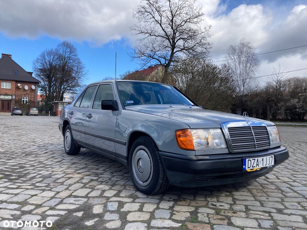 Mercedes-Benz 280 - 7