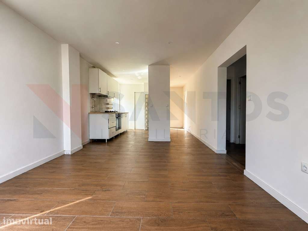 Moradia Bi-Familiar T3+T3 com Jardim e Logradouros - Grande imagem: 3/14