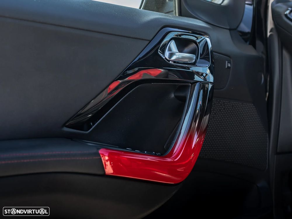 Peugeot 208 GTI 200 THP - 31