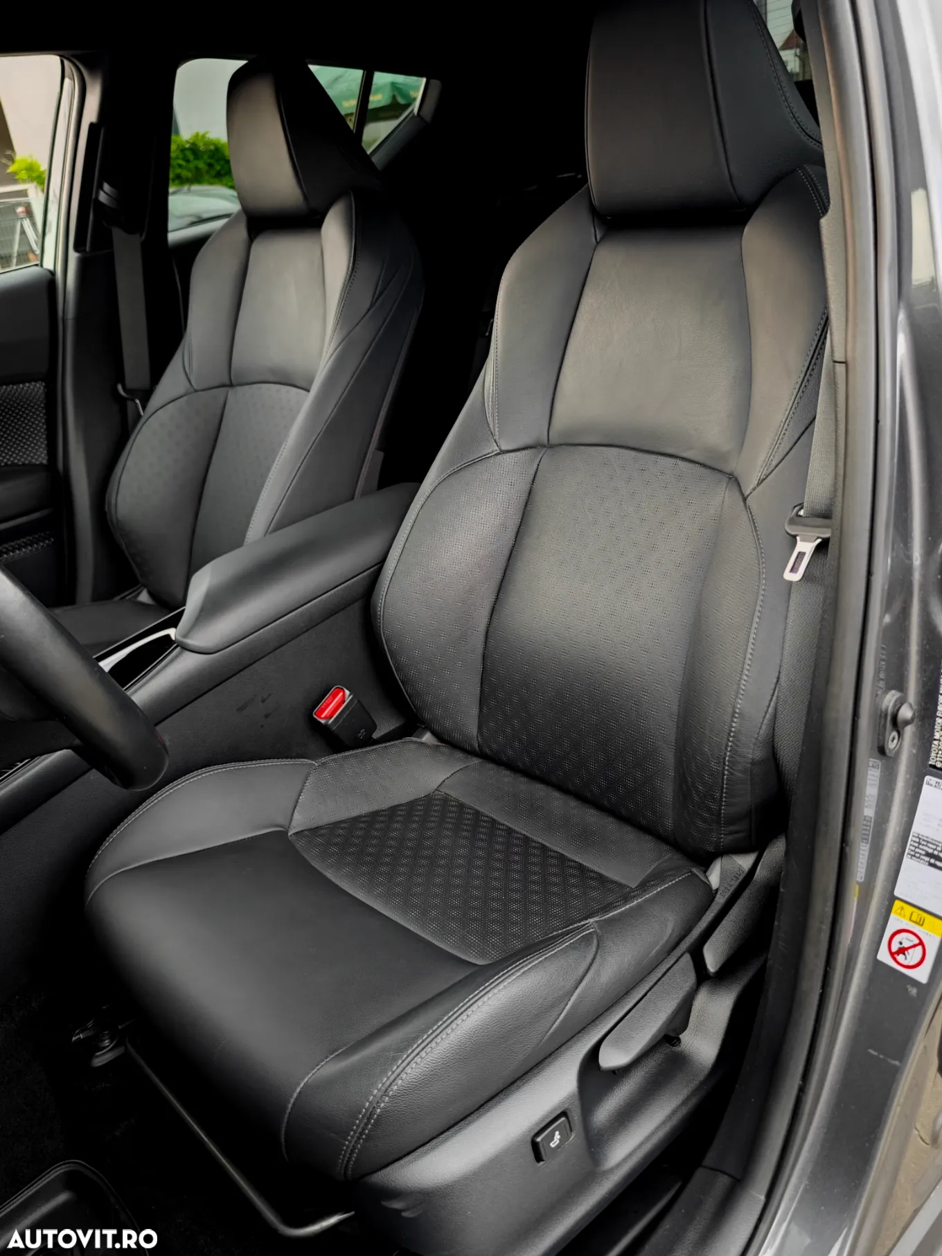 Toyota C-HR 1.8 HSD 122 CP 4x2 CVT C-ult Style bi-tone - 6