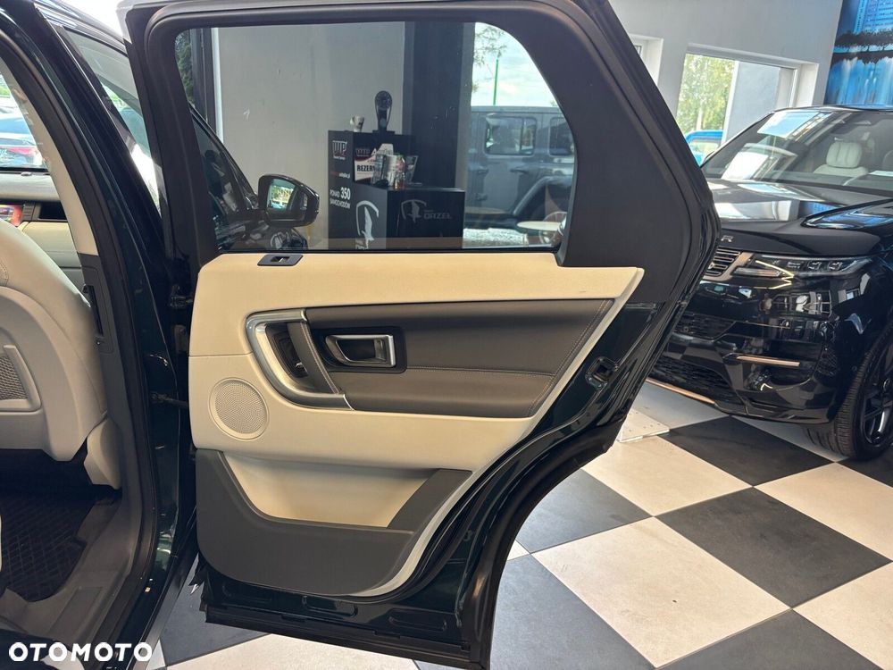Land Rover Discovery Sport - 32