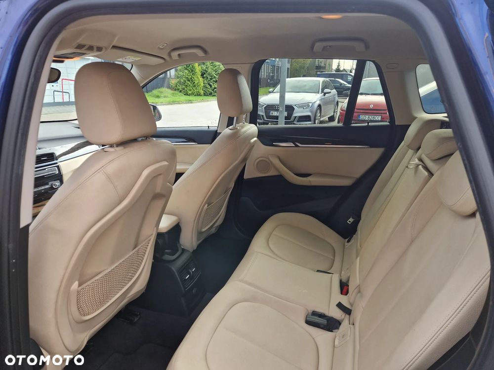 BMW X1 xDrive20d - 13
