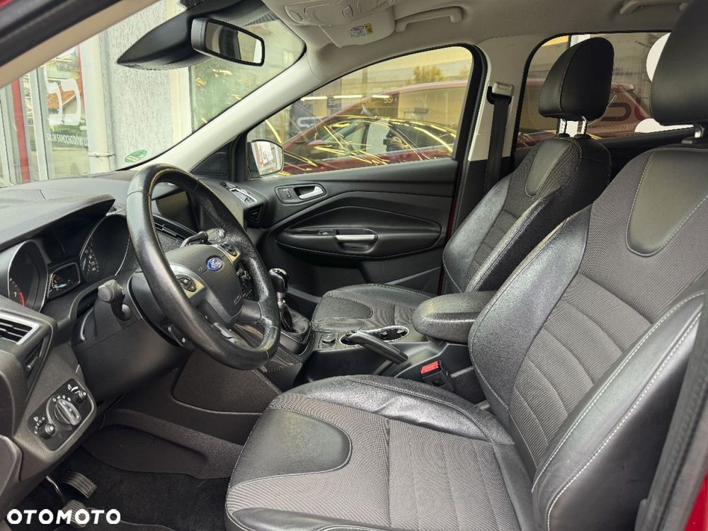 Ford Kuga 1.5 EcoBoost 2x4 Titanium - 18