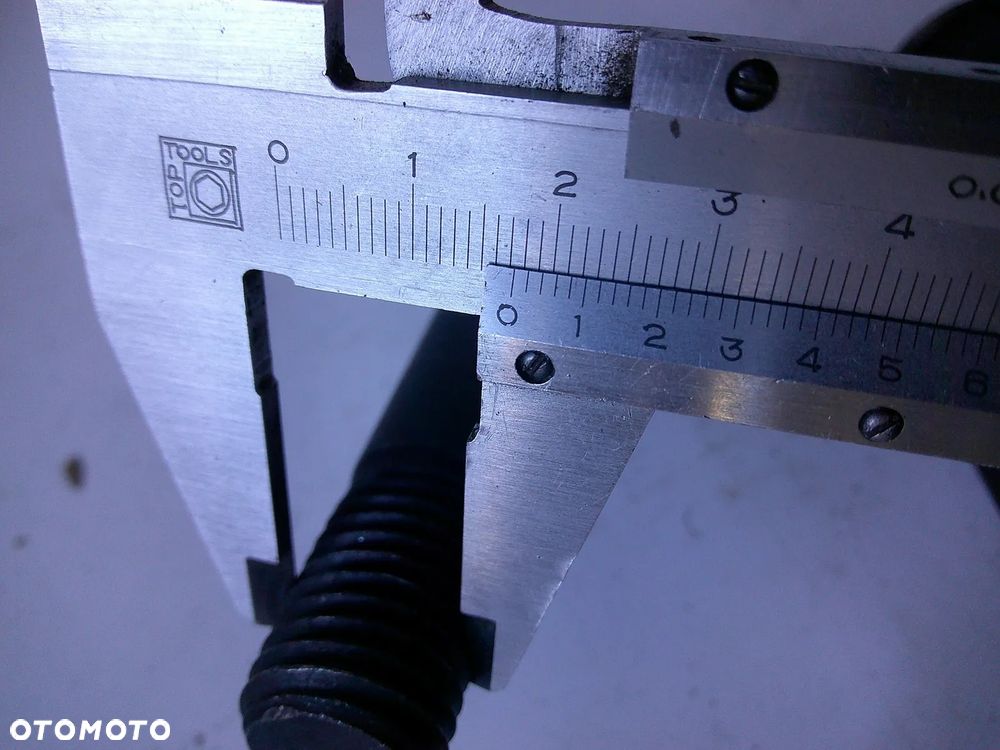 śruba zamkowa do maszyn rolniczych pługa S   L140 12,9 18 - 4