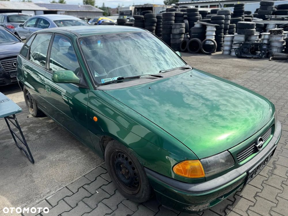 Opel Astra 1997 poj. 1.6 benzyna 75 KM - NA CZĘŚCI - 12