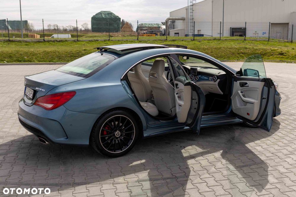 Mercedes-Benz CLA 250 7G-DCT UrbanStyle Edition - 4