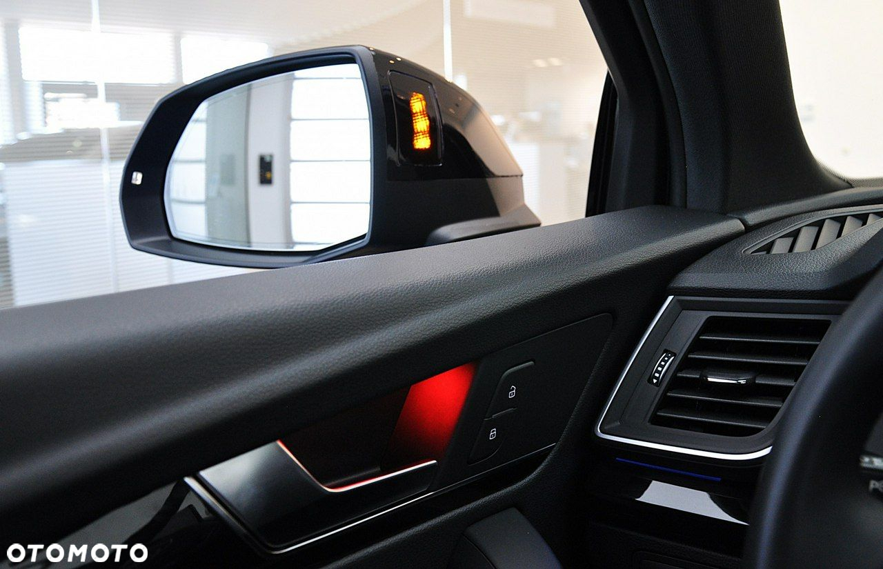 Audi Q5 Sportback - 16