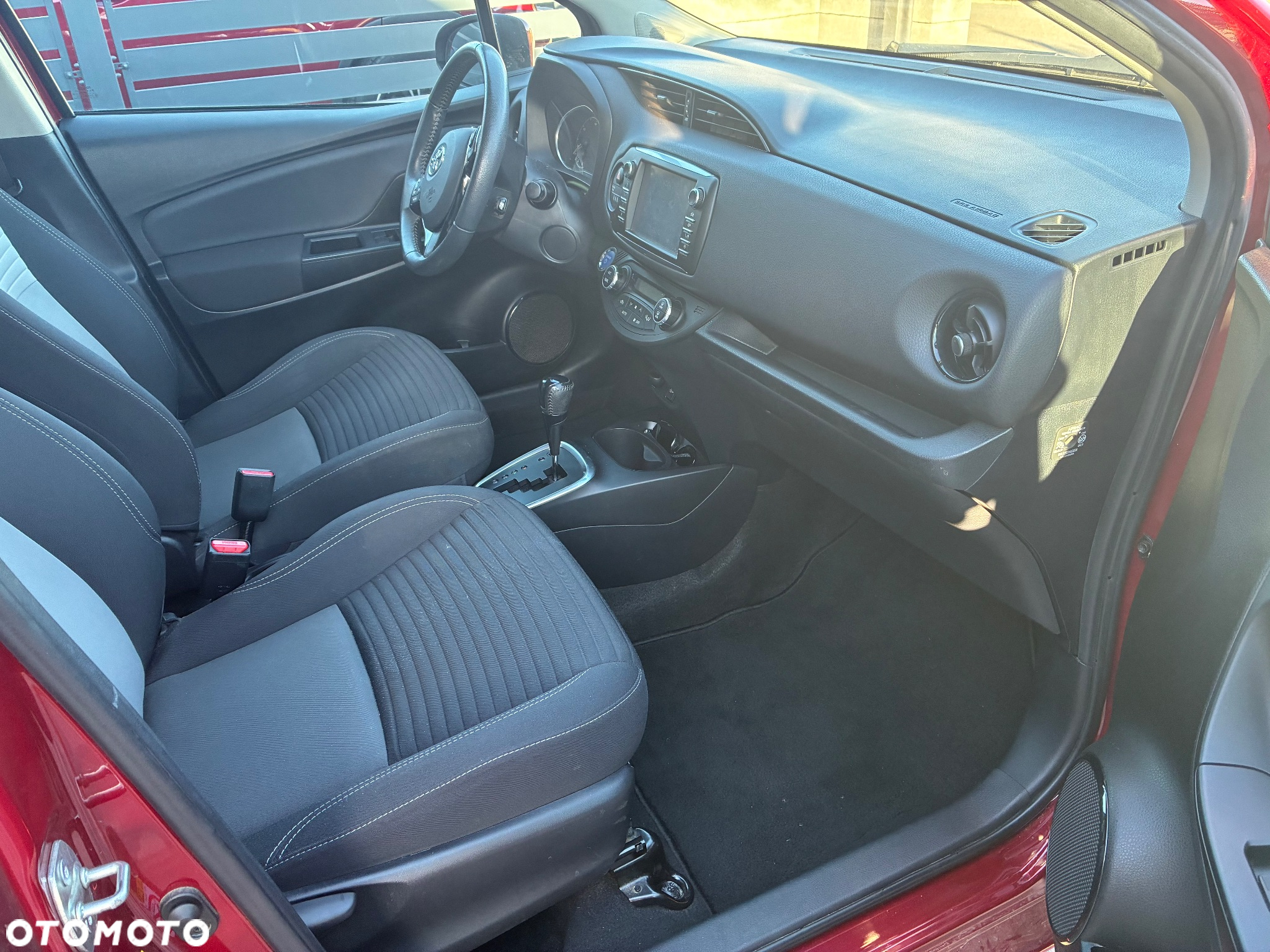 Toyota Yaris Hybrid 1.5 VVT-i Life - 12