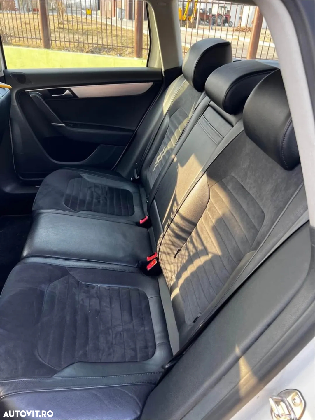 Volkswagen Passat Variant 2.0 TDI BlueMotion Technology DSG Comfortline - 10