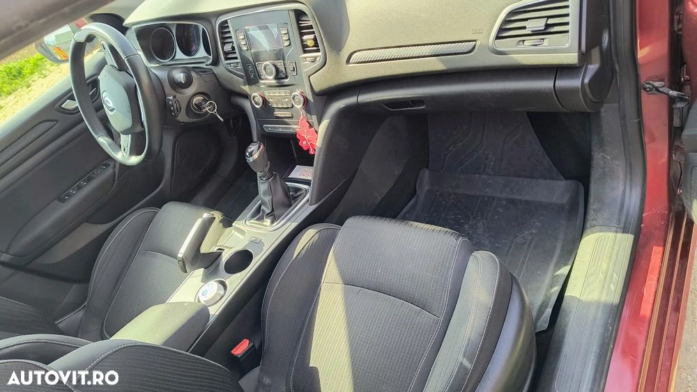 Renault Megane TCe GPF Zen - 8